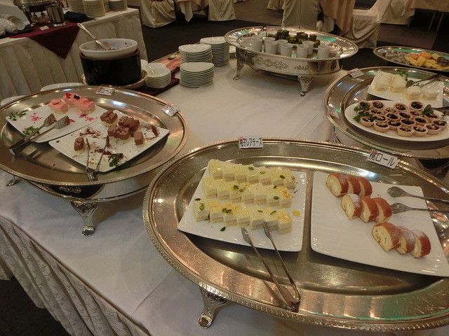 エリスリーナ西原ヒルズガーデン てだこ浦西 バイキング 食べログ