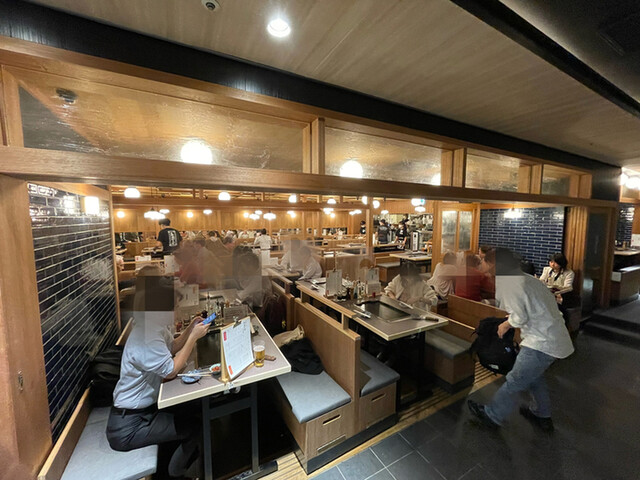 内観写真 : 月島もんじゃ たまとや 東京駅 - 東京/もんじゃ焼き | 食べログ