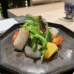 好し智 - 炙った帆立、牡丹海老の野菜サラダ