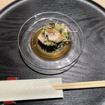 好し智 - 炙ったクエとマイクロハーブのエシャロットソース