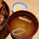 豚丼のぶたはげ - 味噌汁＆漬物付き