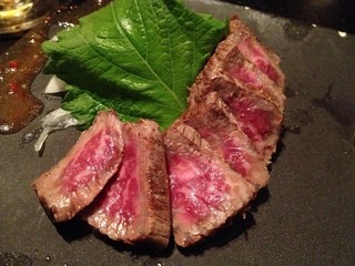 Okonomishukan - 牛肉のタタキ。
