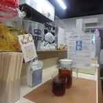 Iikagen Shokudou Toku Chan - 店内