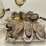 エミット フィッシュバー オイスター&グリル GINZA SIX