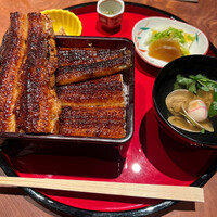 炭焼 うな富士 有楽町店 - 特上うな重 ¥7600 緑茶 ¥450
