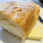 Kampodworosorerra - 自家製パン