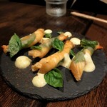 島のご馳走と〆の蕎麦。 餐仕 - 海老春巻き