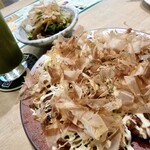 菜食酒場 レタスや - レタスのお好み焼きと三種レタスの浅漬け