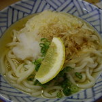 みつこうどん店 - optio A30で撮影。ぶっかけうどん。