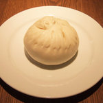 カフェ マメヒコ - 7/18-20ナツヒコ限定の鹿港(ルーガン)の肉まん(300円)