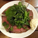 クスクス ルージール - 和牛とも三角のローストビーフ、クレソンとルッコラのサラダ仕立て1,600円