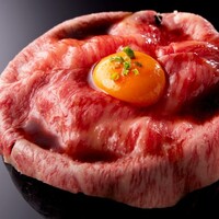 こぼれ飛騨牛トロサーロイン丼