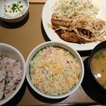 Yayoi Ken - 大豆ミートのしょうが焼き定食(麦ご飯)と野菜サラダ付き