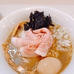 Chuukasoba Tsubomi - 濃厚煮干し　麺、スープ、煮卵、チャーシュー、どれもレベルが高い。でもしょっぱい。遠慮せずに薄めてもらえばよかった。