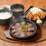 Diced steak and fried chicken set