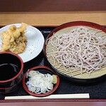 葛西 めんや - 葛西 めんや もりそば 330円 ＋ まいたけ天 130円（共に税込）