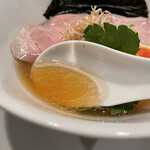 酒肴場 屯 - 食べ進めるとだんだんと輪郭がはっきりしてくる絶妙な仕立てのスルメ出汁