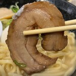 どやさこやさ - 冷凍ラーメンに付属のチャーシュー