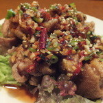 福建家庭料理 旬の香 - 雑誌「おとなの週末」で、「サクサクの食感で抜群に旨い」と紹介された、
      「自家製 油淋鶏」