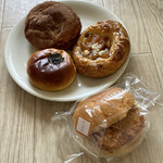 ル・ミトロン・コッペ 白楽店 - 揚げパン・シナモン、ポム、つぶあんパン、コロッケのコッペパン