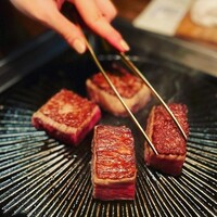 勝負運の上がる黒毛和牛刻印入り赤身ステーキ　60ｇ