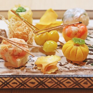 アイデアや独創性が光る。洗練されつつも、表現力豊かな懐石料理