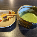 日本料理 まめぞう - 柿とあんこの甘味とお抹茶