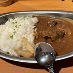 酒場 あじとよ屋 - 牛すじカレー1100円