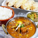 アーユルヴェーダ - チーズナン入りカレーセット