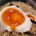 岩本屋 - 煮卵ズーム