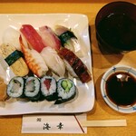 海幸 - 令和4年11月 ランチタイム
お昼の定食(細巻き、赤出汁付) 800円
