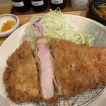 豚肉料理専門店 とんかつのり - 上ロースかつの断面('22/11/10)