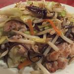 生碼麺食道 - 「生碼麺屋の野菜炒め」： 銘柄豚がたっぷり入っていて、食べ応え有り！