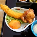 なごみの森 - ○唐揚げ
業務用の品で油っぽさが気になる味わい。

○エビフライ
これも業務用の品でエビはジュクッと水っぽい。