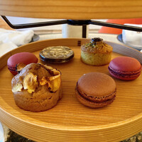 ベージュ アラン・デュカス 東京 - 