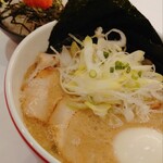 ラーメン 海鳴 - 