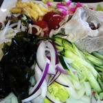 レストラン友國 - サラダうどんアップです