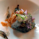 ウシマル - 海老が生きていて、暴れまくっていました。鮮度抜群ですね。