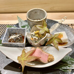 難波 寿司 まつもと - 前菜  菊菜の白和え・養老豆腐・秋刀魚生姜煮・鴨のローストビーフ・きのこのスープ