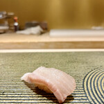 難波 寿司 まつもと - 宮崎産 イシダイ 塩