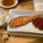 宝寿司分店 - 鮭すじこ定食\(//∇//)\