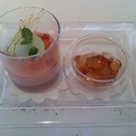 ラトラス - 桃のムースとプラムのサラダ　ミントのソルベ