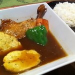 札幌スープカレーアンティーク・松本うどん店 - チキンとジャガイモのカレー