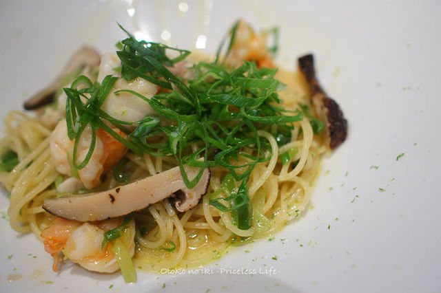 Restaurant Yoshi's High photo 2