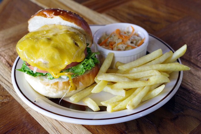 COOKER'S GRILL （クッカーズ グリル） - 辻堂/ハンバーガー | 食べログ