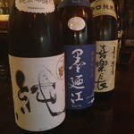 Kushiyaki Dainingu Juubei - お米の旨みがひきたつこだわりの日本酒３タイトルはゆっくりお食事と愉しんで下さい。