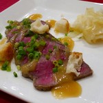 ティアーモ425 - 牛肉のたたき　西京味噌風味（682円）
