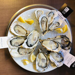 牡蠣ノ星 - 生牡蠣12個入りプレート