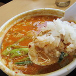 田村屋 - 辛つけ汁に､ライスをドッポン！