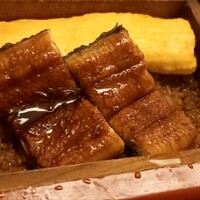 博多うなぎ屋 藤う那 - タレ多めなのも特徴